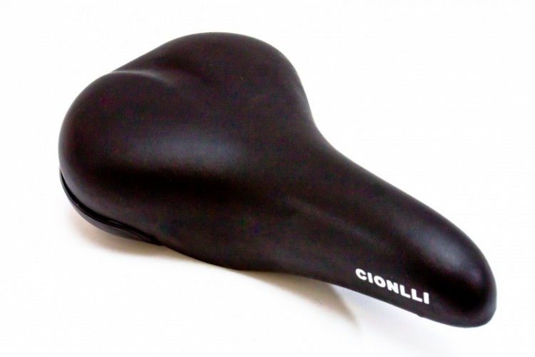 Седло Cionlli 6135, черный, стальные рейлы с амортизацией, световозвращающая полоса